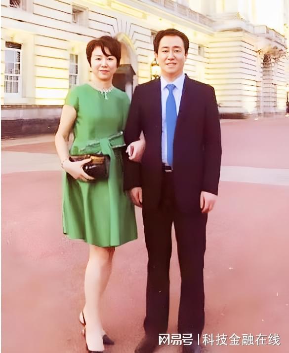 有两名未成年子女惊爆！许家印还(图2)