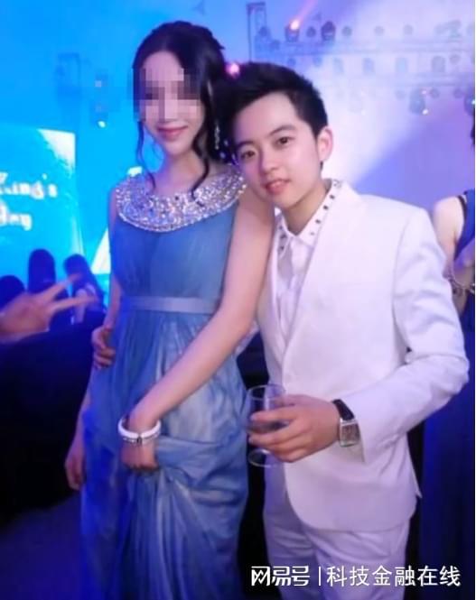 有两名未成年子女惊爆！许家印还(图1)